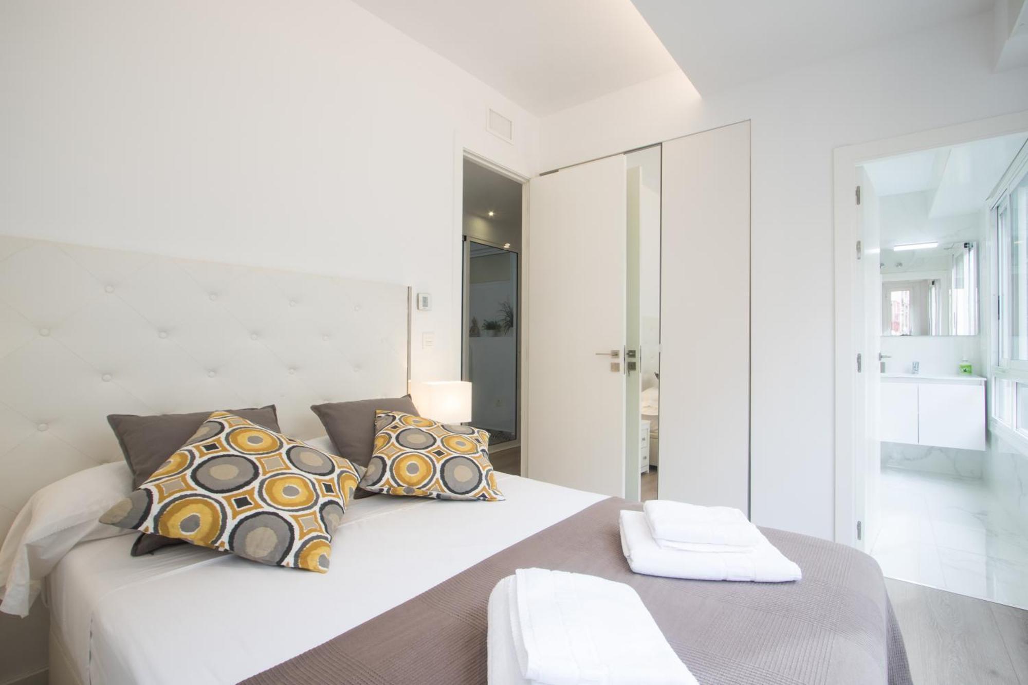 4 Bedroom/3 Baths W/ Ac In Near Beach! Alicante Kültér fotó