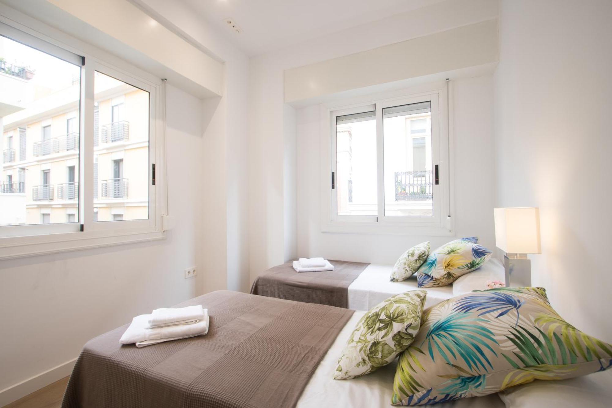 4 Bedroom/3 Baths W/ Ac In Near Beach! Alicante Kültér fotó